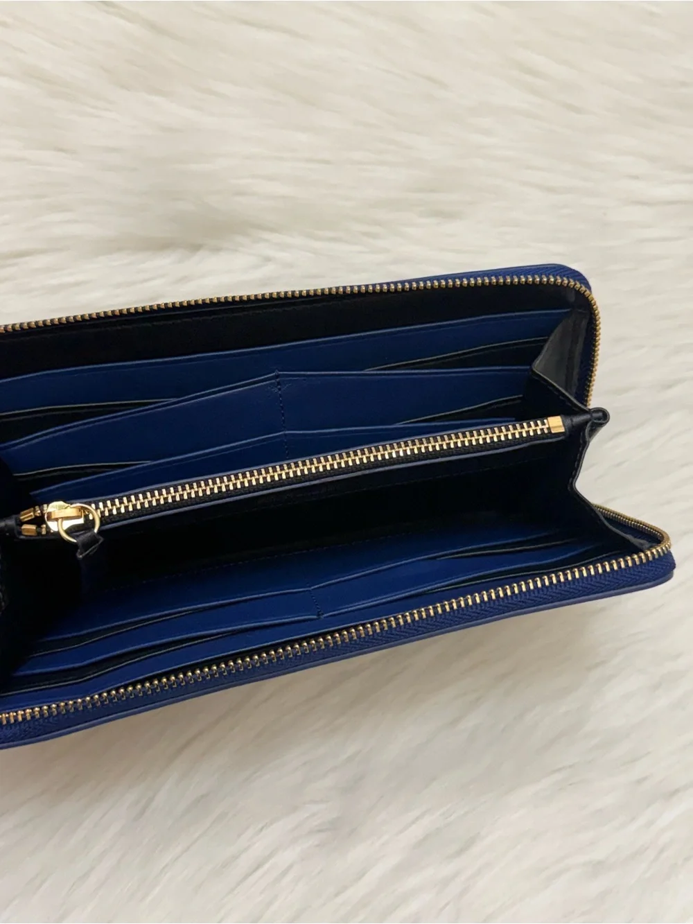 DIANE VON FURSTENBERG - BLACK BLUE SOFT ALL LEATHER ZIP AROUND LONG WALLET